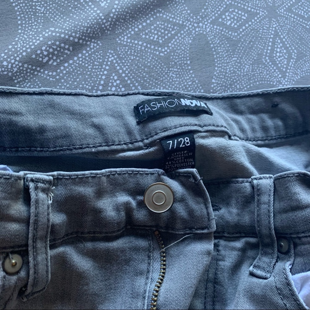 Grey ripped jeans - Picture 3 of 4